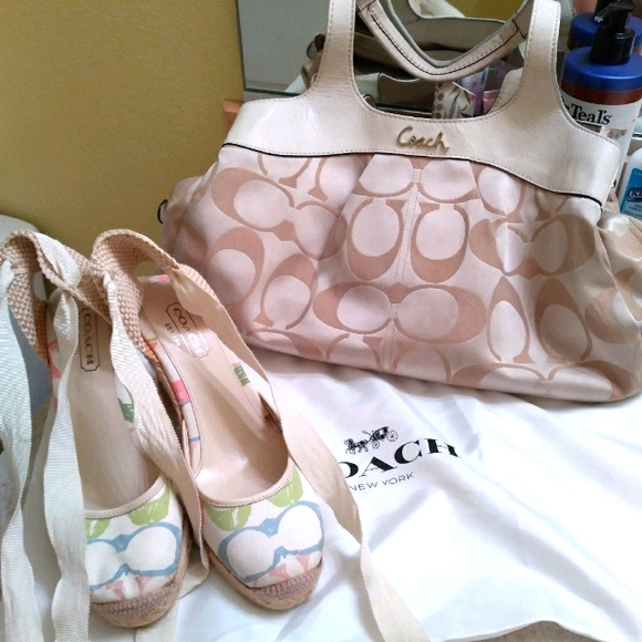 Coach bag and wedge sandals - Picture 1 of 7